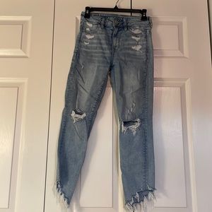 SIZE 4 USA American Eagle light blue ripped jeans